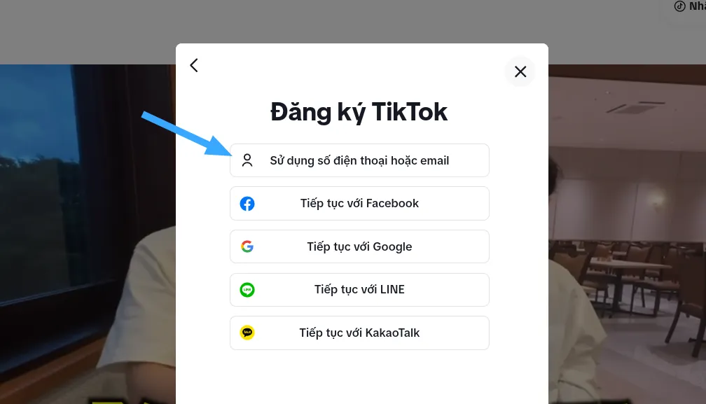 Cách đăng ký và đăng nhập TikTok trên máy tính, điện thoại đơn giản nhất 28 Chọn mục sử dụng số điện thoại hoặc email