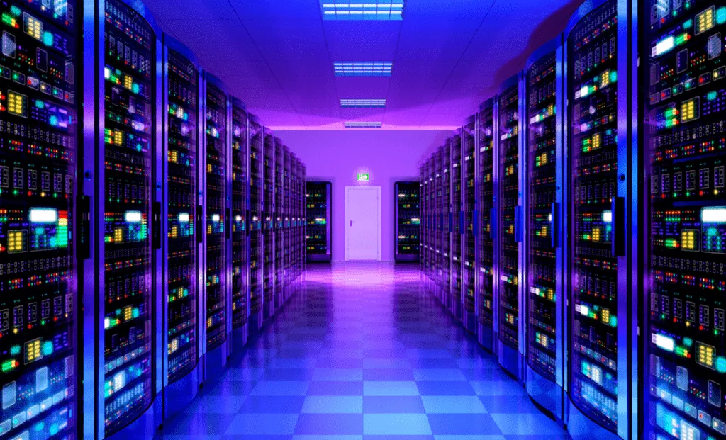 Máy chủ thường được lưu trữ tại công ty cung cấp dịch vụ hoặc ở DataCenter