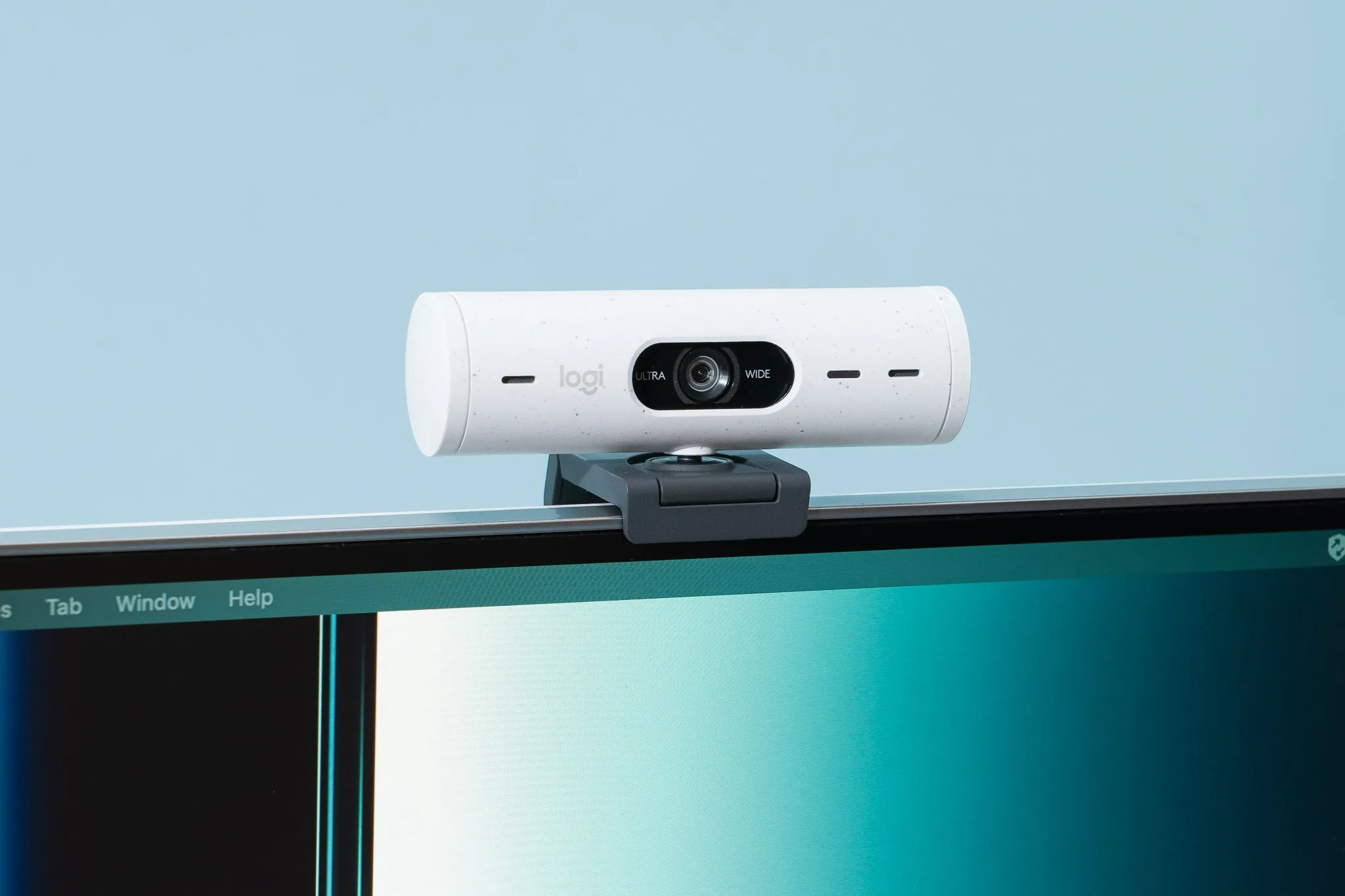 Webcam không phải là thiết bị mạng mà nó chỉ dùng mạng Internet để truyền tải hình ảnh, video