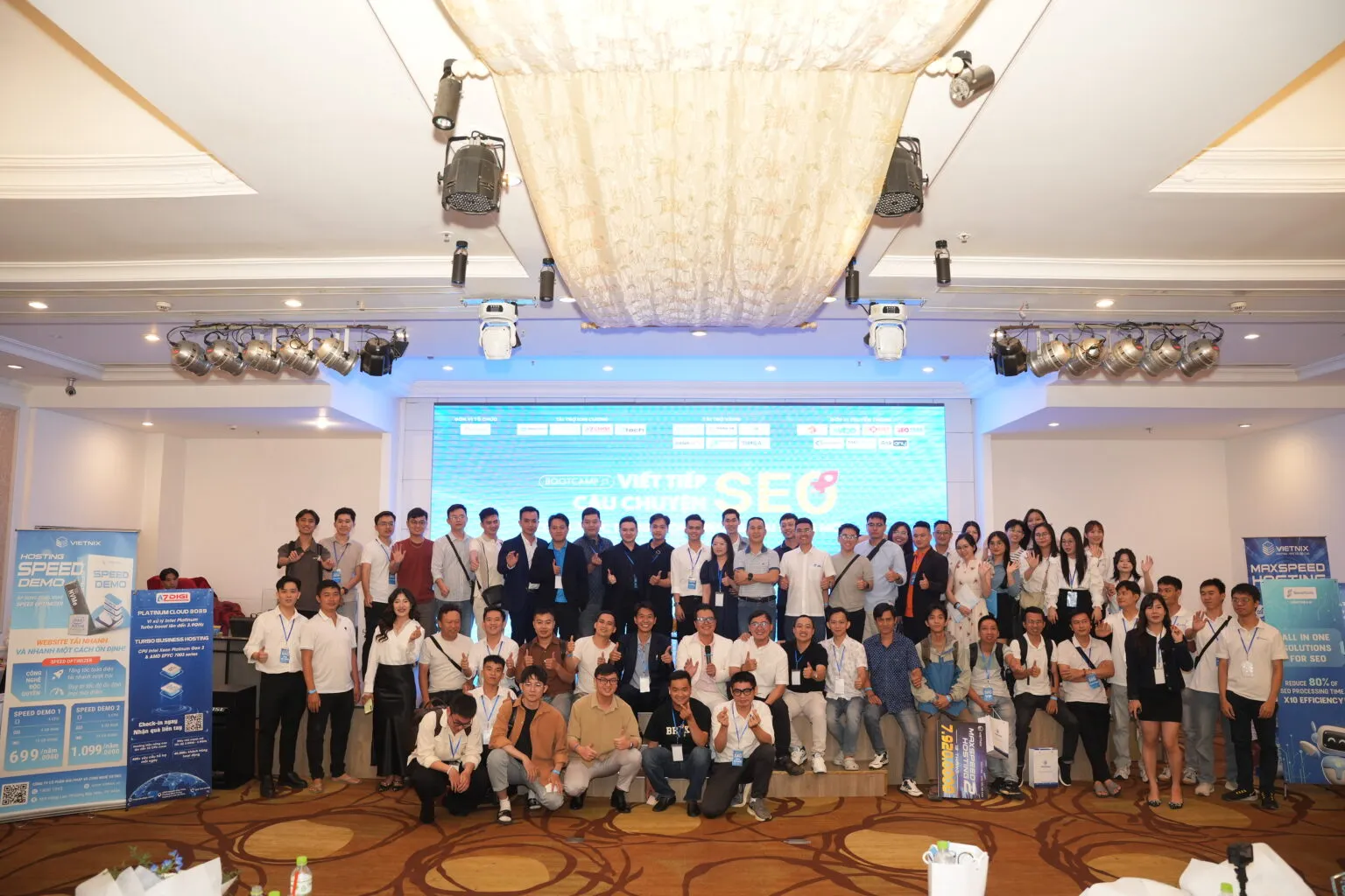 Vietnix – Nhà tài trợ Kim Cương Bootcamp “Viết tiếp câu chuyện SEO 2025” 18 Các diễn giả và người tham dự tại sự kiện