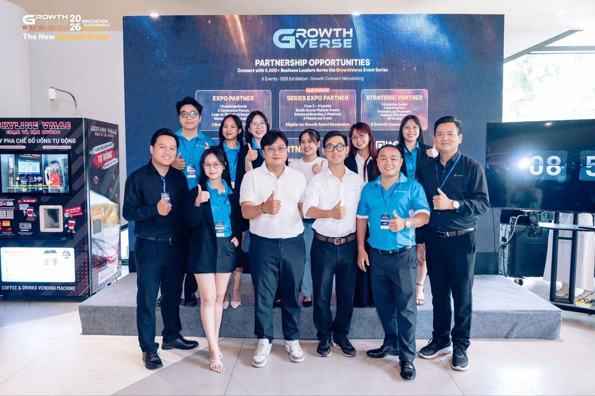 Đội ngũ Vietnix tại sự kiện GrowthVerse Summit 2026